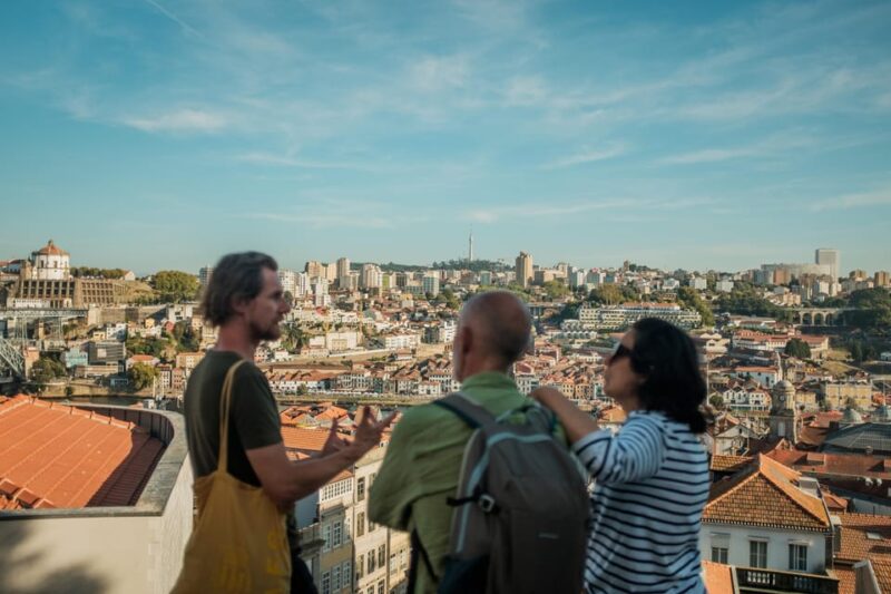 3-hour private guided walking tour of the BEST of Porto - Logistics: Meeting, Duration, and Group Size
