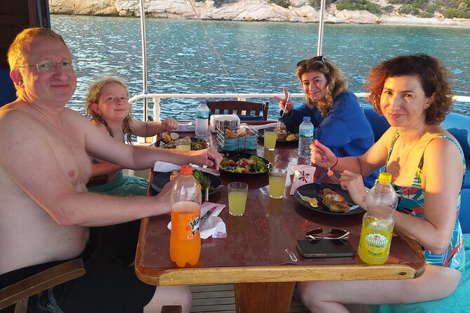 3-Hour Private Sunset Boat Tour With Dinner in Bodrum - Discover the Charm of Bodrum’s Sunset on a Private Boat Tour