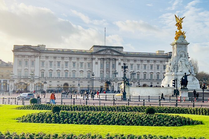 3 Hour Private Tour in London with Pickup - How the Tour Runs: From Pickups to Photo Opportunities