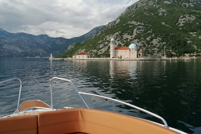 3 Hour Speed Boat Tour to Blue Cave with WiFi and Drinks - Discovering the Yugoslav Submarine Tunnels