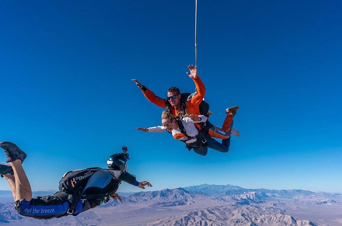 3-Hour Tandem Skydiving in Las Vegas - Group Size and Booking Details