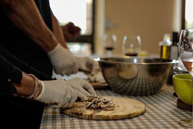 3-hour Tuscan Cooking Class with Wine & Oil Tasting - Creating Traditional Tuscan Antipasti and Bruschetta