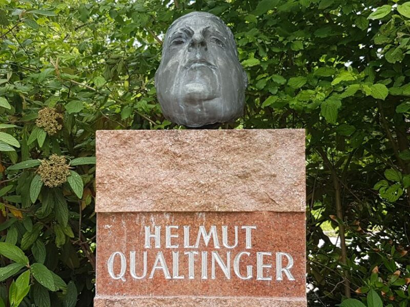 3-Hour Walking Tour of Vienna Central Cemetery - Discover the Historic and Artistic Charms of Vienna Central Cemetery