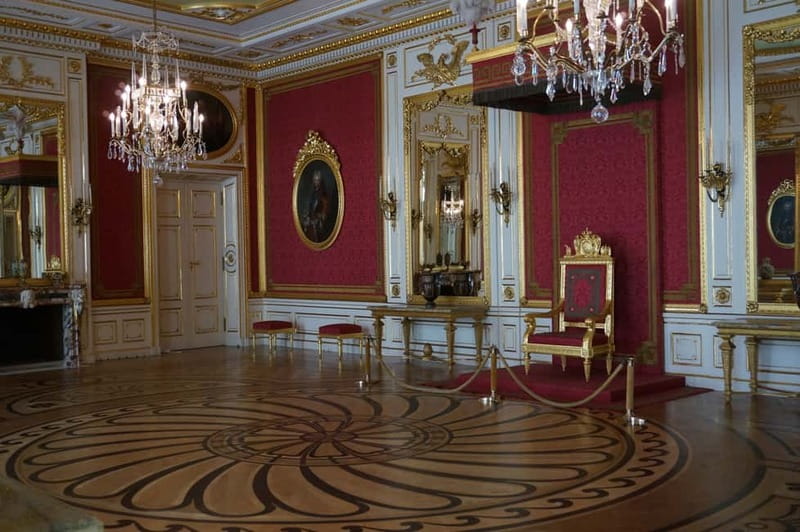 3 hour: Warsaw Old Town with Royal Castle /inc. Pick-up/ - Inside the Royal Castle: Art, History, and Architecture