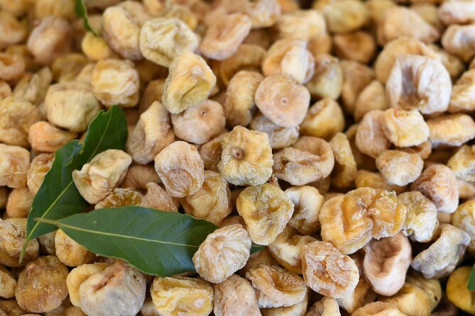 3-Hour Zadar Food Tasting Tour - Sampling Olive Oil at Narodni Trg