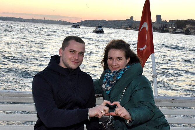 3 Hours Bosphorus Boat Cruise with Stop in Asia Side - Food and Beverage Options During the Tour