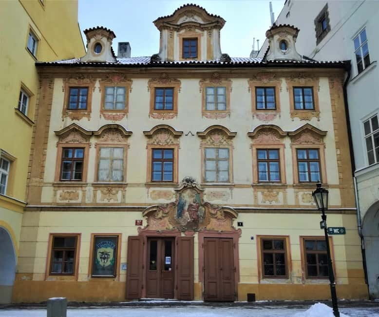 3 hours guided beer experience in a small group - Walking Tour from the Monastery to U erného vola Pub