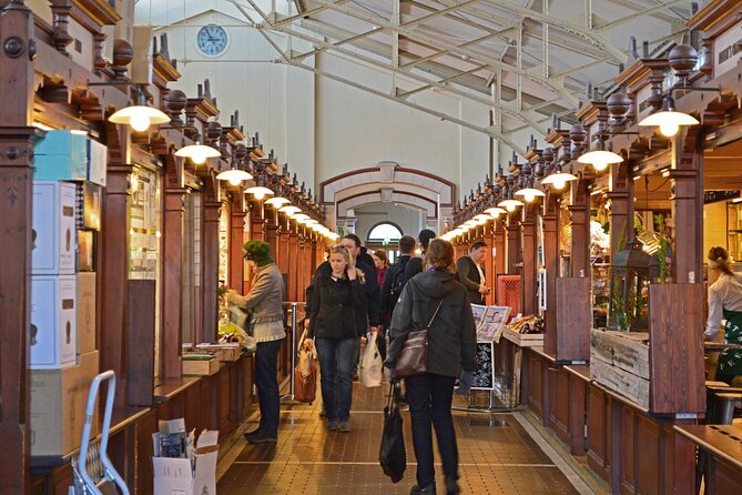 3 Hours Helsinki Stopover Tour from Airport - Market Square and Old Market Hall: Finnish Flavors and Local Life