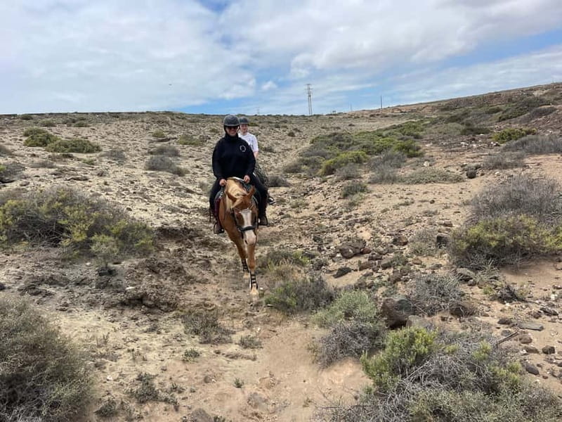 3 hours Horse Riding Tour to the Coast - Riding Along the Spectacular Cliffs of Tufia and El Goro