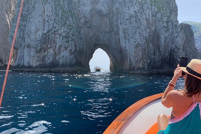 3 hours Private Capri Boat Tour - Discover the Charm of Capri on a Private 3-Hour Boat Tour