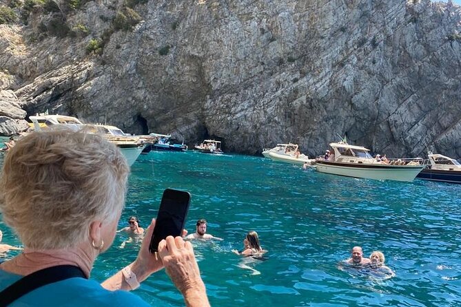 3 Hours Private Capri Boat Tour with Pasta and Prosecco - Navigating the Itinerary and Stop Duration