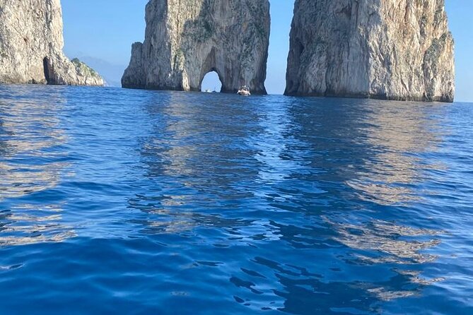 3 Hours Private Capri Boat Tour with Pasta and Prosecco - Practical Details: Meeting Point and Booking