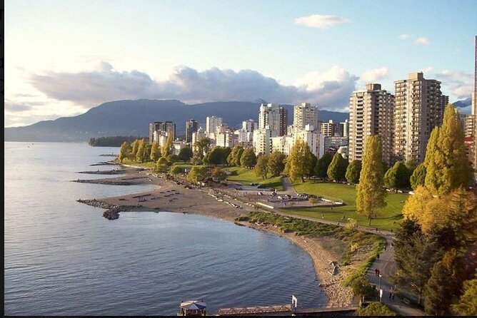 3 Hours Private Tour of City of Vancouver - Wildlife and Artistic Landmarks in Stanley Park