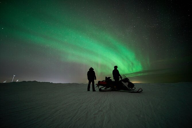 3 Hours Snowmobiling under Auroras and Night Sky - Key Points