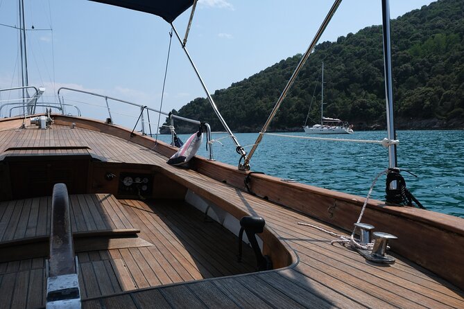 3 Hours Sunset Boat Tour to Golfo dei Poeti Shared - Discover the Gulf of Poets and Its Historic Towns