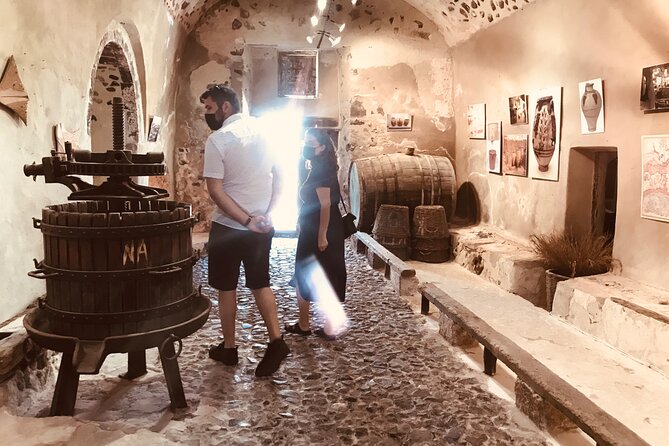 3 Wineries wine tasting & Greek Meal -Food and Wine pairing - Logistics and Group Experience