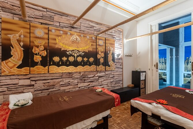30 min Couple Massage and 30 min Floral Bath at THAI SPA MASSAGE - The Location and Setting of Thai Spa Massage in Barcelona