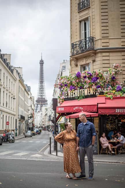 30 min Eiffel Tower Photosession with all photos edited - Capture Parisian Moments with a 30-Minute Eiffel Tower Photoshoot