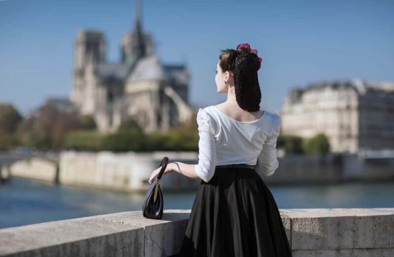 30 min Eiffel Tower Photosession with all photos edited - Logistics and Accessibility for All Travelers