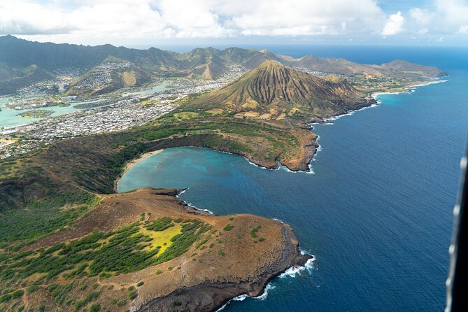 30 Minutes SHARED Helicopter Tour in Honolulu - View the Iconic Diamond Head Crater and Surrounding Areas