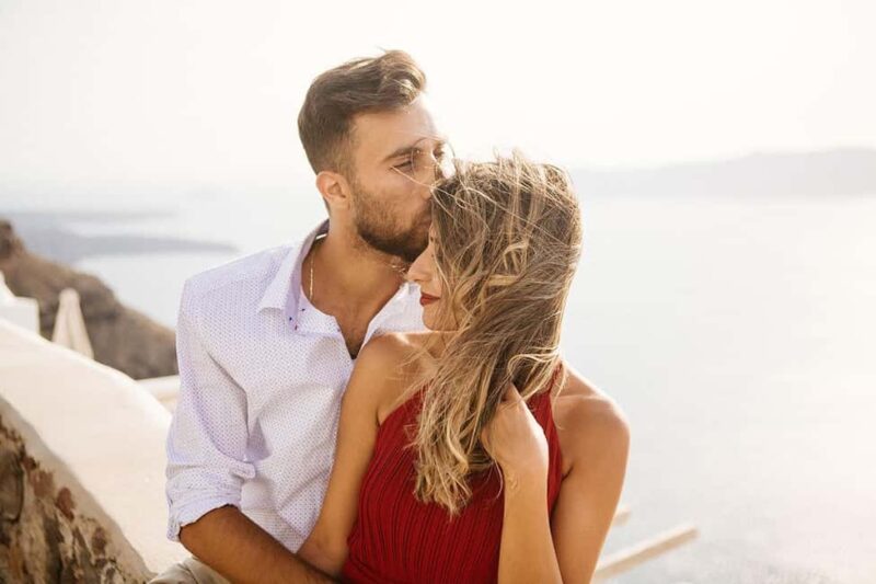 30 Photoshoot in Oia! 30 edited photos! Effortless & Fun! - Customizable Sessions for Different Styles