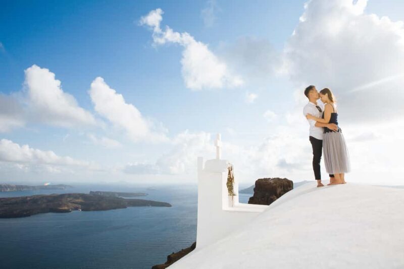30 Photoshoot in Oia! 30 edited photos! Effortless & Fun! - What Sets This Tour Apart from Similar Offers