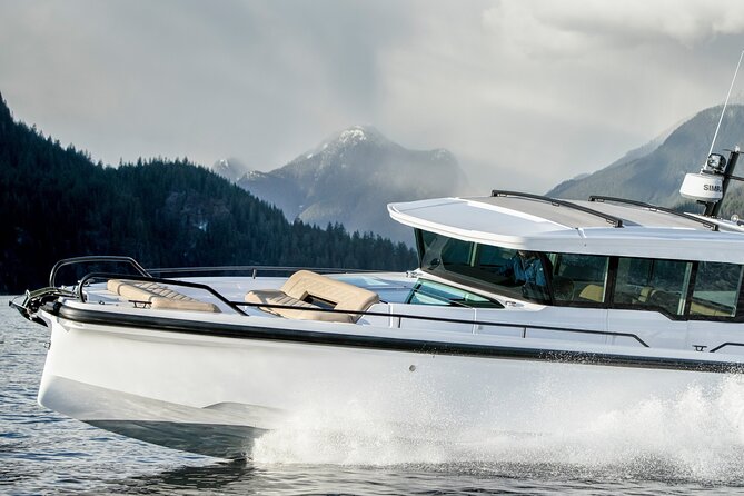 38' Private Luxury Sunset Charter w. Music & Drinks, up to 13 ppl - Key Points