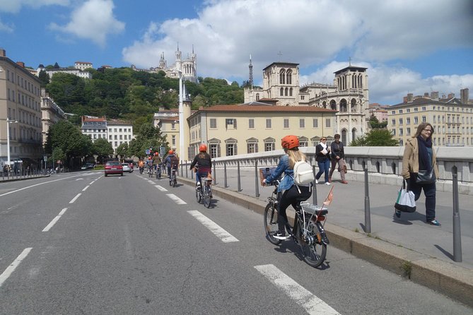 3h - Electric Bike Tour of Lyon with a Local Guide - Start at 23 Quai Romain Rolland in Lyon