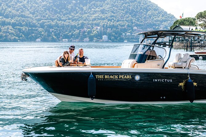 3H Private Cruise Lake Como Tender yacht Invictus 6 pax - Starting Point and Convenient Location at Como Pier