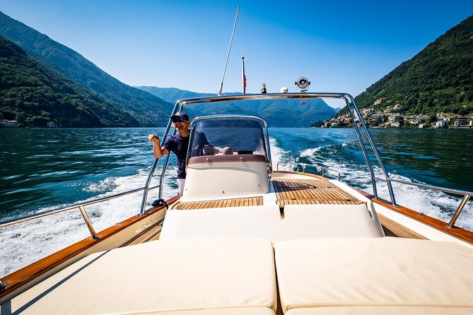 3H Private Cruise on a beautiful wooden speedboat on Lake Como - Key Points