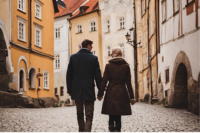 3h Royal Castle Tour: Interior, Garden Pralines, Coffee & Dessert - Coffee Break and Czech Pastry Delights