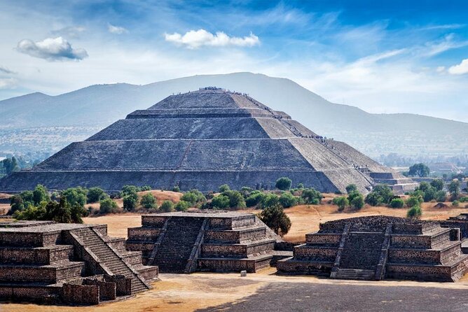 3X1 Teotihuacan, Basilica of Guadalupe, Tlatelolco and Tequila Tour - Comfortable Transportation in an Air-Conditioned Vehicle