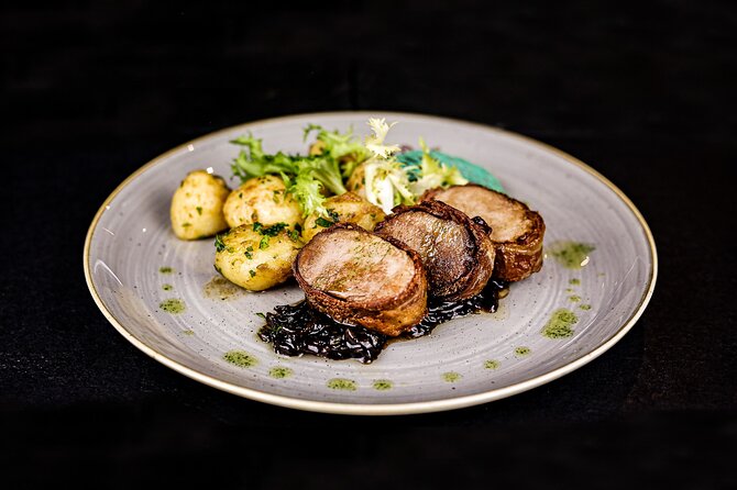 4 course Dinner Cruise with Piano Show - The Food: A Mixed Review