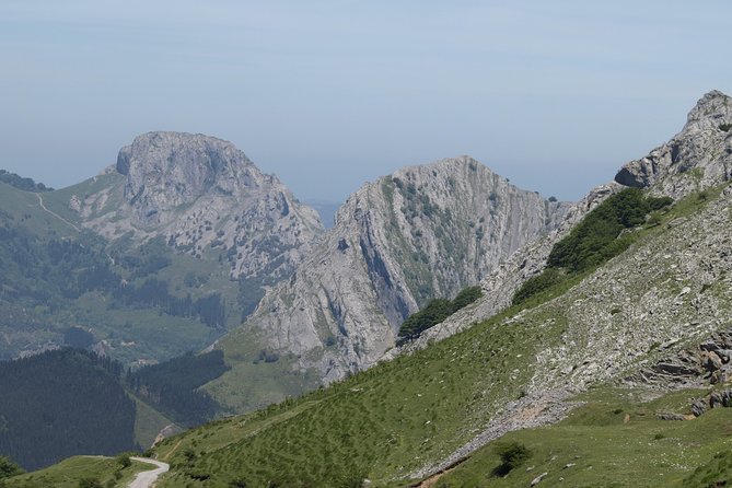 4 Day Basque Country Tour: San Sebastian, Biarritz, Bilbao and Rioja - San Sebastian Walking Tour with a Local Guide
