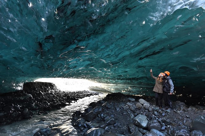 4 Day Blue Ice Cave, South Coast, Golden Circle, Snæfellsnes & Northern Lights - The Small Group Experience and Expert Guides