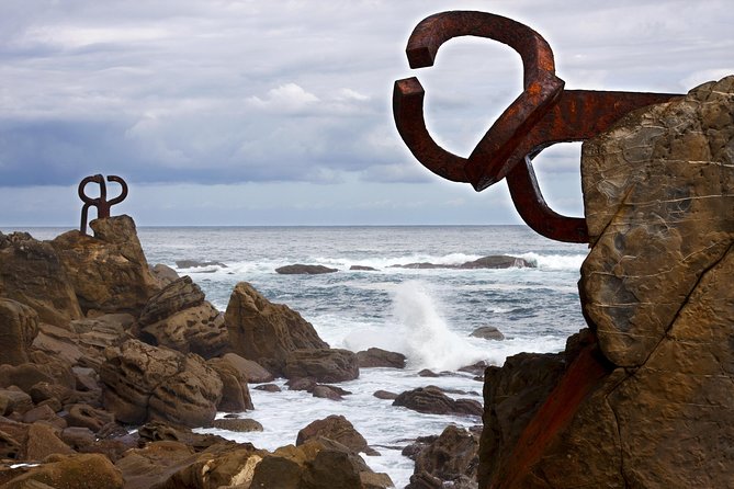 4-Day Guided Tour Green Spain from Madrid - Admiring Bilbao’s Guggenheim Museum from the Outside