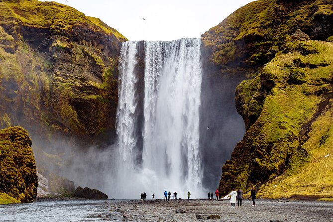 4-Day Iceland: Golden Circle, South Coast, Volcano Hike & Northern Lights - Key Points