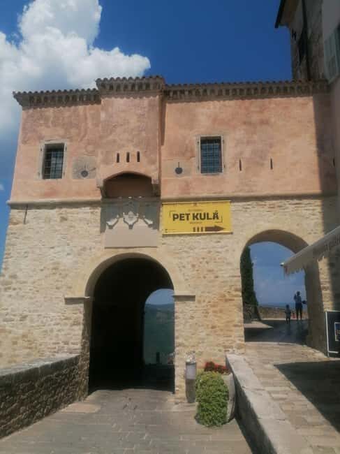 4 Day Private Istria Tour from Zagreb: Explore & Enjoy - Visiting Hum and Motovun on the Return Trip