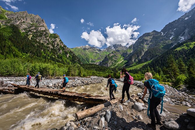 4-Day Svaneti Hiking Tour - Guides and Reviews: Knowledgeable and Friendly Leadership