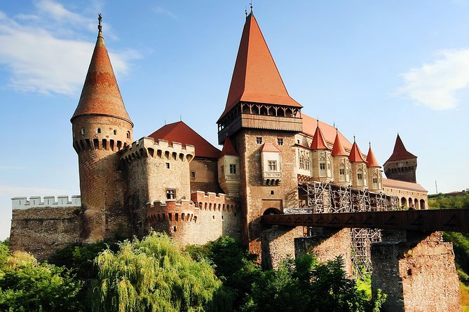 4-Day Transylvania and Dracula Tour from Bucharest - Exploring the Gothic Majesty of Castelul Corvinilor