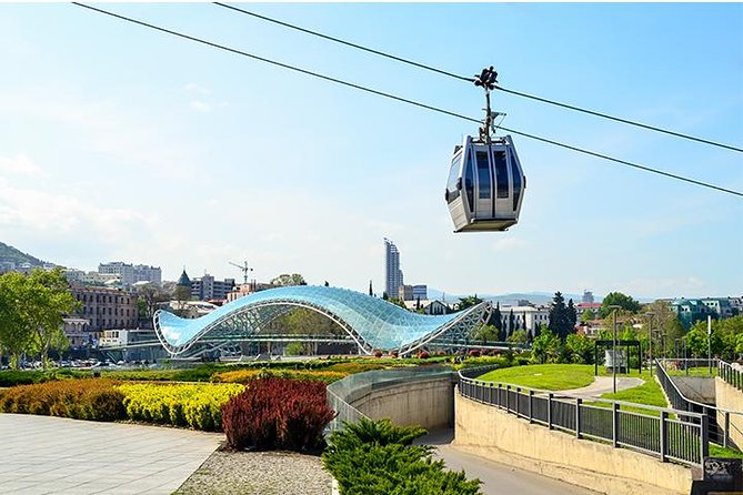 4 Group Tours Including Airport Transfers - Practical Details and Group Size