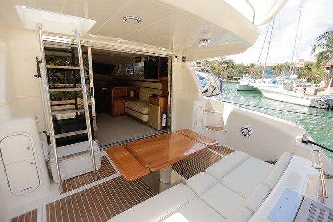 4 Hour - 47' Azimut, Tulum, Playa del Carmen, Riviera Maya - Gourmet Lunch Aboard the Yacht