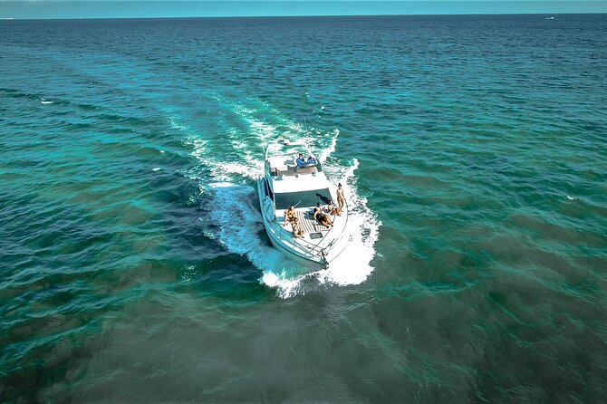 4 Hour - 47' Azimut, Tulum, Playa del Carmen, Riviera Maya - Onboard Entertainment and Activities