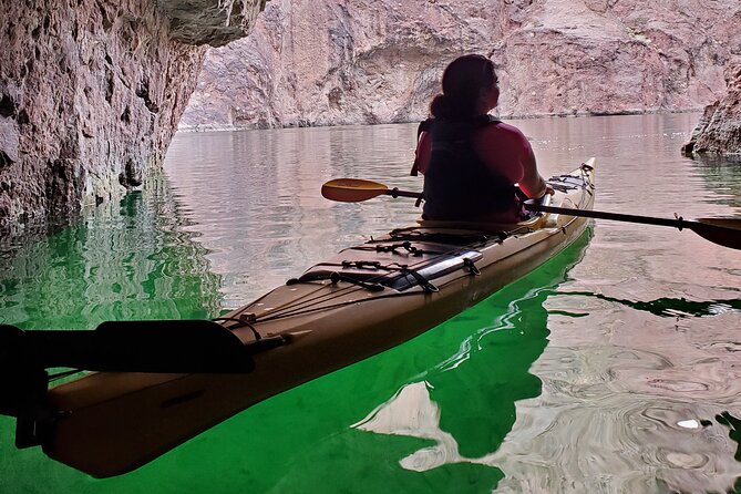 4-Hour Kayak Deluxe Tour in Emerald Cave with Catered Lunch - The Expertise of Guides and Their Local Knowledge