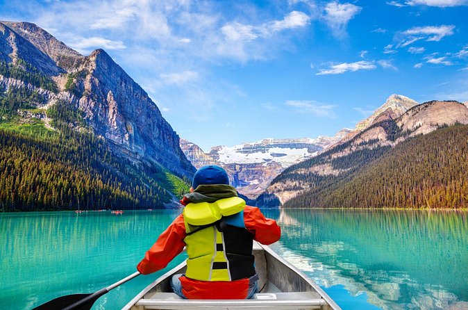 4-Hour Lake Louise Tour from Banff and Canmore - Weather and Clothing Considerations