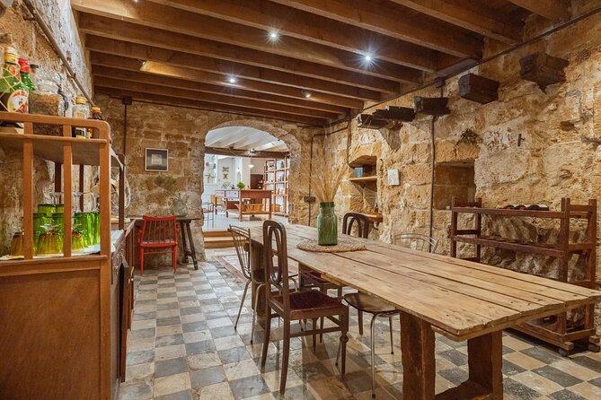 4-Hour Market Visit and Traditional Cooking Workshop in Palma - Wine and Beverages: Savoring Local Organic Wines