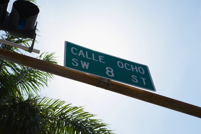 4-Hour Miami Tour with Guide and Hotel Pickup - South Beach: The Iconic Miami Beach Neighborhood