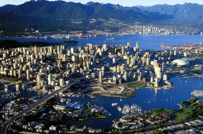4 Hour Private City Tour - Vancouver - Stanley Parks First Nations Story Poles and Scenic Beauty
