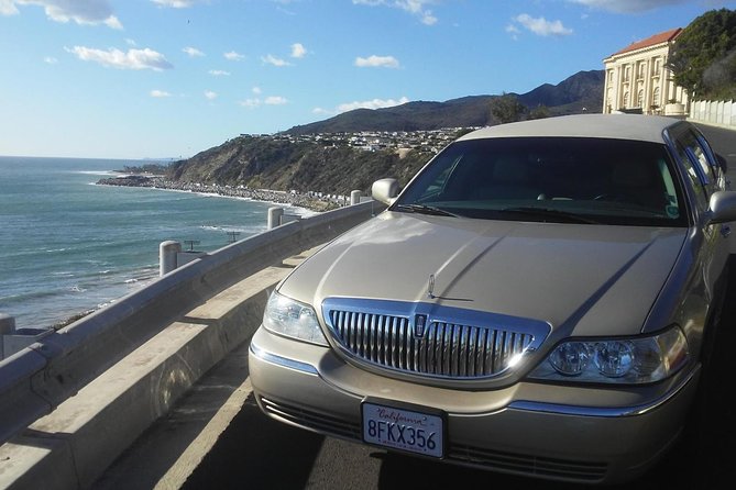 4-Hour private limo Tour of Los Angeles by a TV personality with Free Drinks - Customization and Flexibility During the Tour