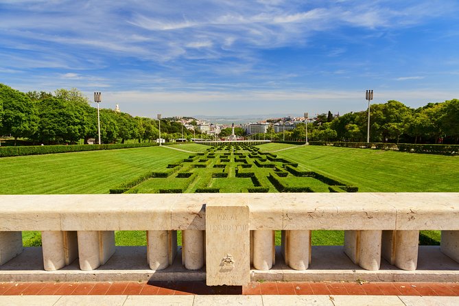 4-Hour Private Lisbon Highlights Tour - Crossing the Ponte 25 de Abril: Lisbon’s Suspension Bridge